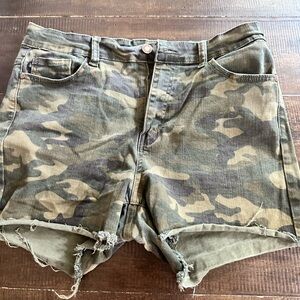Judy Blue Camo shorts- small amount distressed. Size XL
